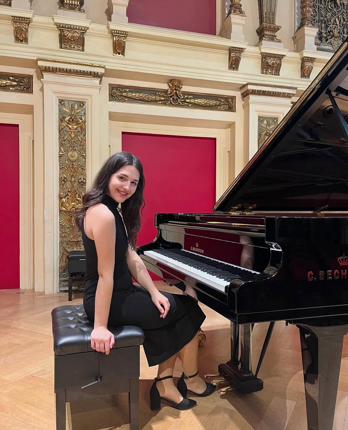 【ピアノ】ヨーロッパで活躍する現役の国際的アーティスト★アナスタシア先生
