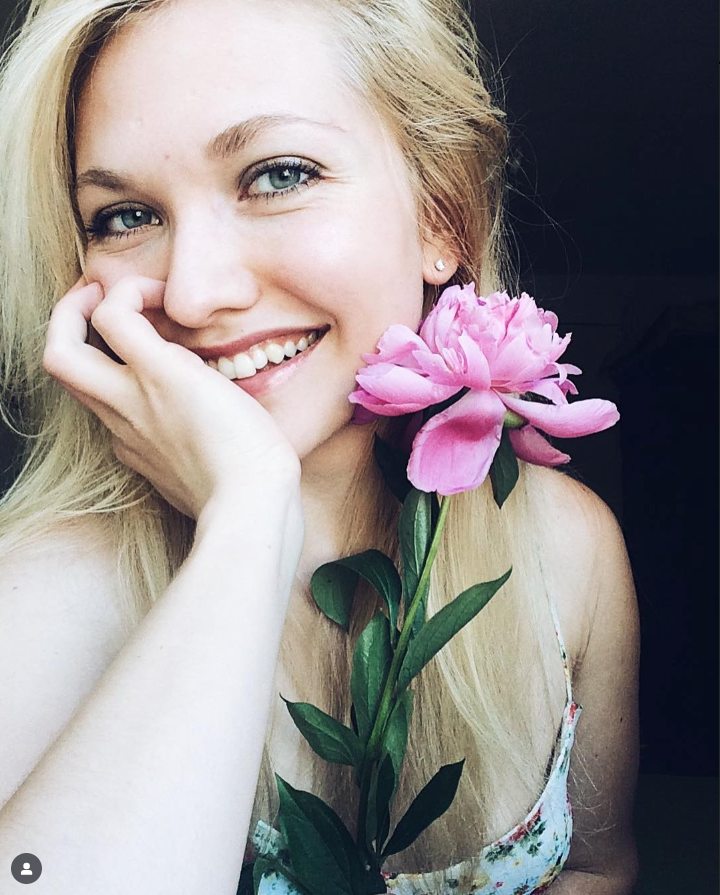 【ピアノ/ボーカル/ギター】エミリア先生のレッスン