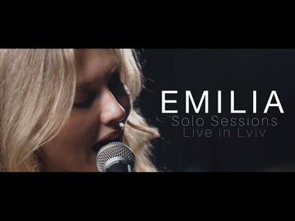 【ピアノ/ボーカル/ギター】エミリア先生のレッスン