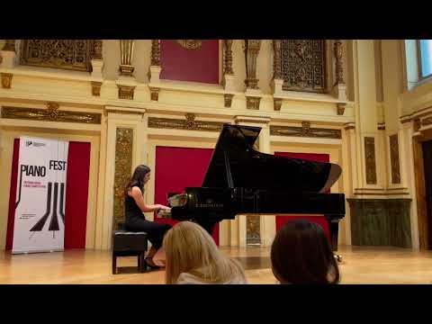Anastasija Gichevska performs Ravel: Une barque sur l’océan, from Miroirs