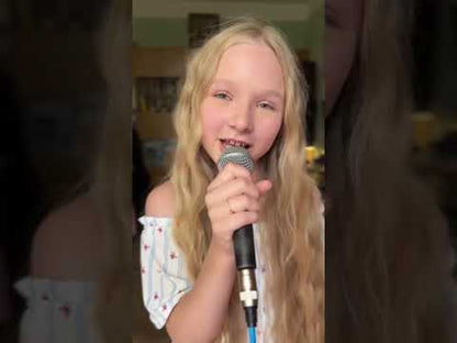 【ピアノ/ボーカル/ギター】エミリア先生のレッスン